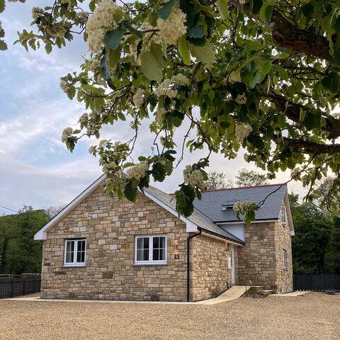 Luxury, modern, 4 bedroom house with hot tub