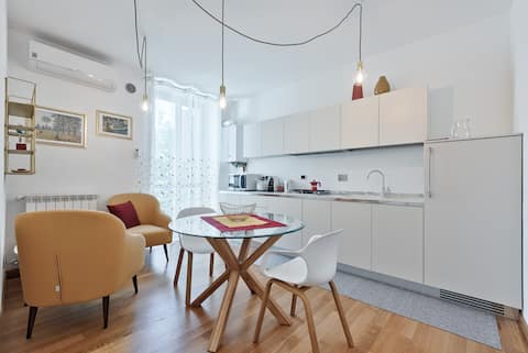 Intimate Flat in town center