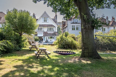5 bedroom seaside family home