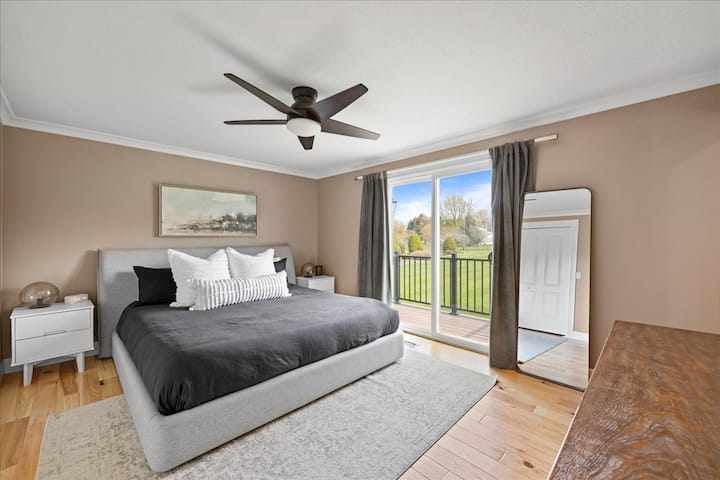 Primary King en-suite
