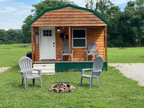 COUNTRY HAVEN TINY CABIN - 7 MIN WALK TO CAVERNS!