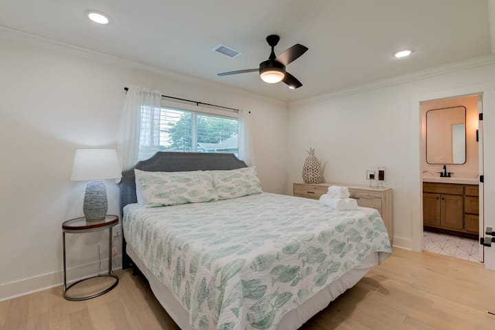 Island Pride Escape Near Moody Gardens And Beach Houses For Rent In Galveston Texas United States Island Pride Escape Near Moody Gardens And Beach Houses For Rent In Galveston Texas United States