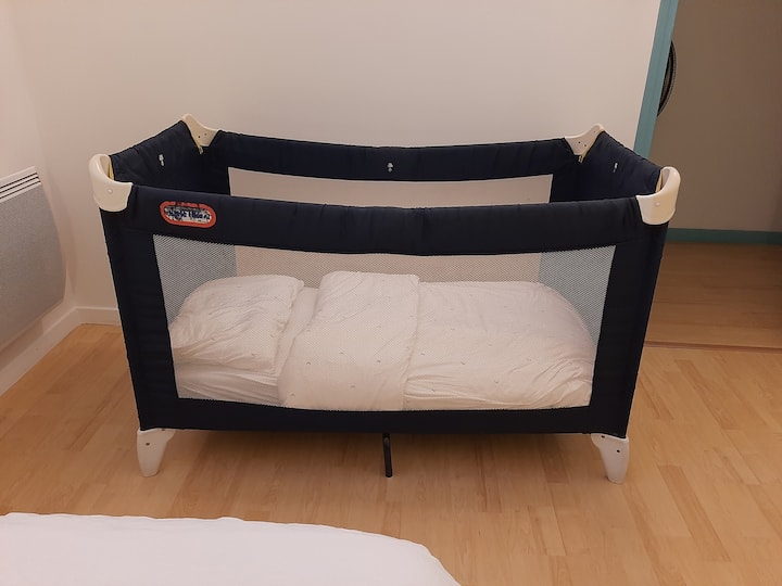 Детско креветче во спалната соба 2