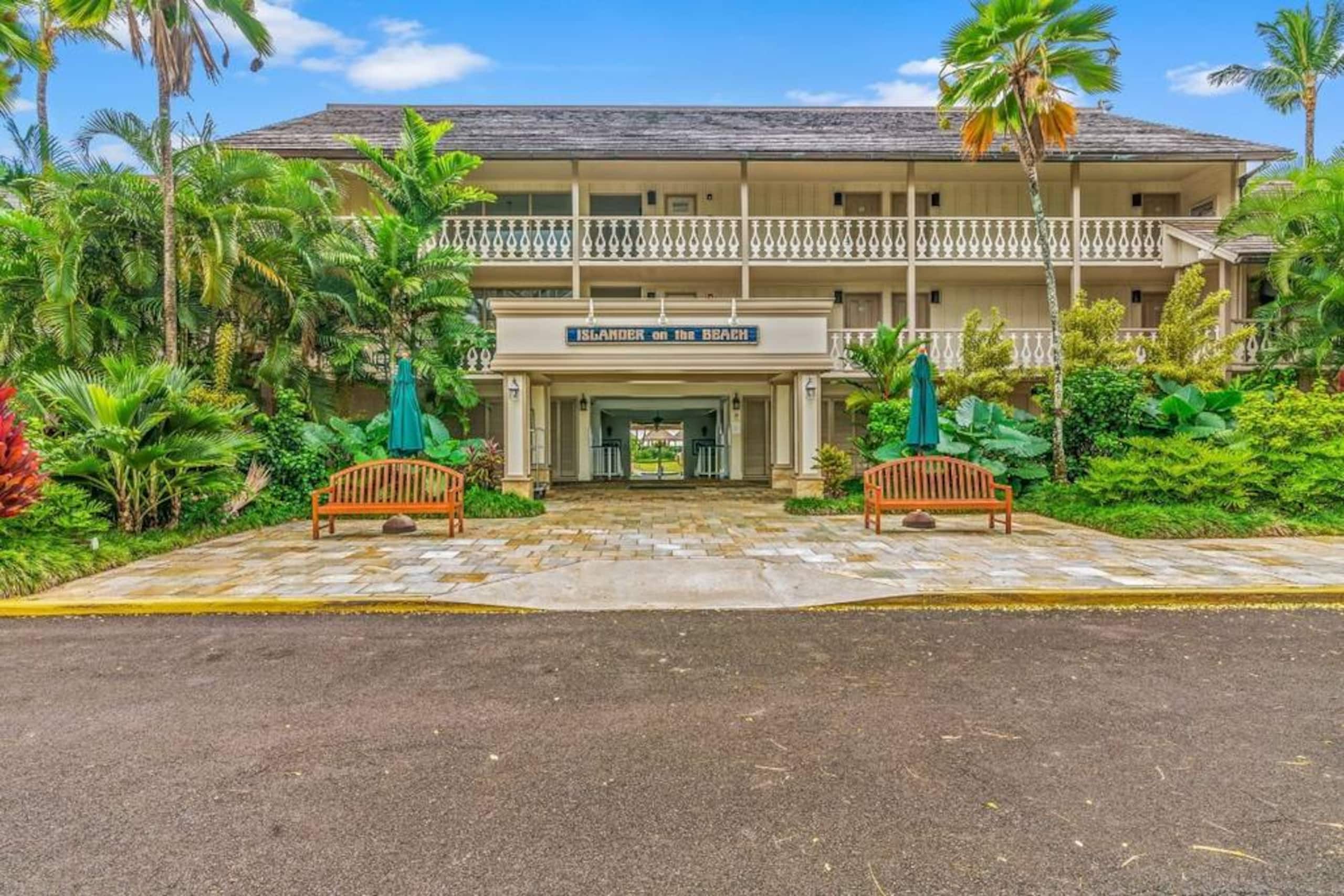 Stylish Kauai Condo on the Beach - Photo 32