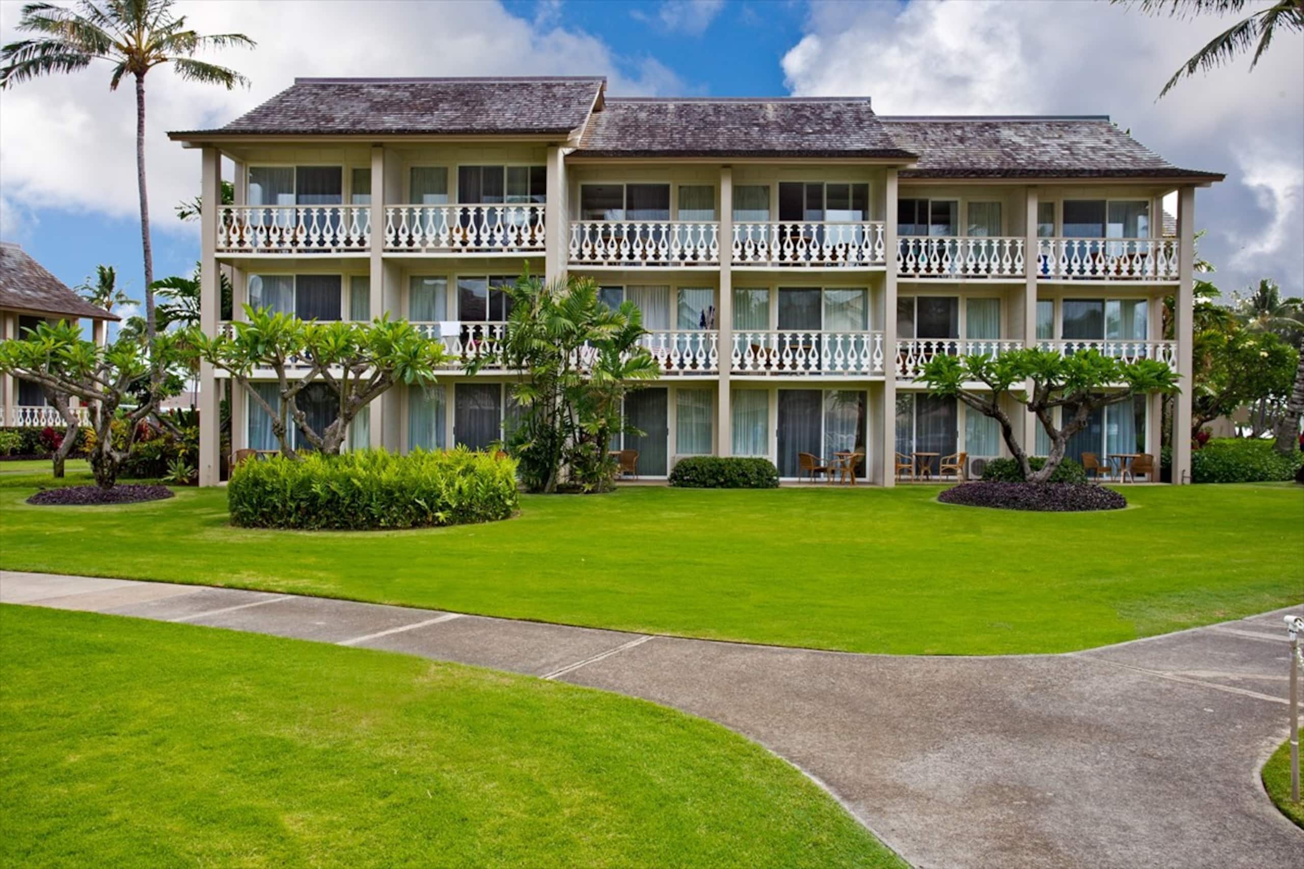 Stylish Kauai Condo on the Beach - Photo 31