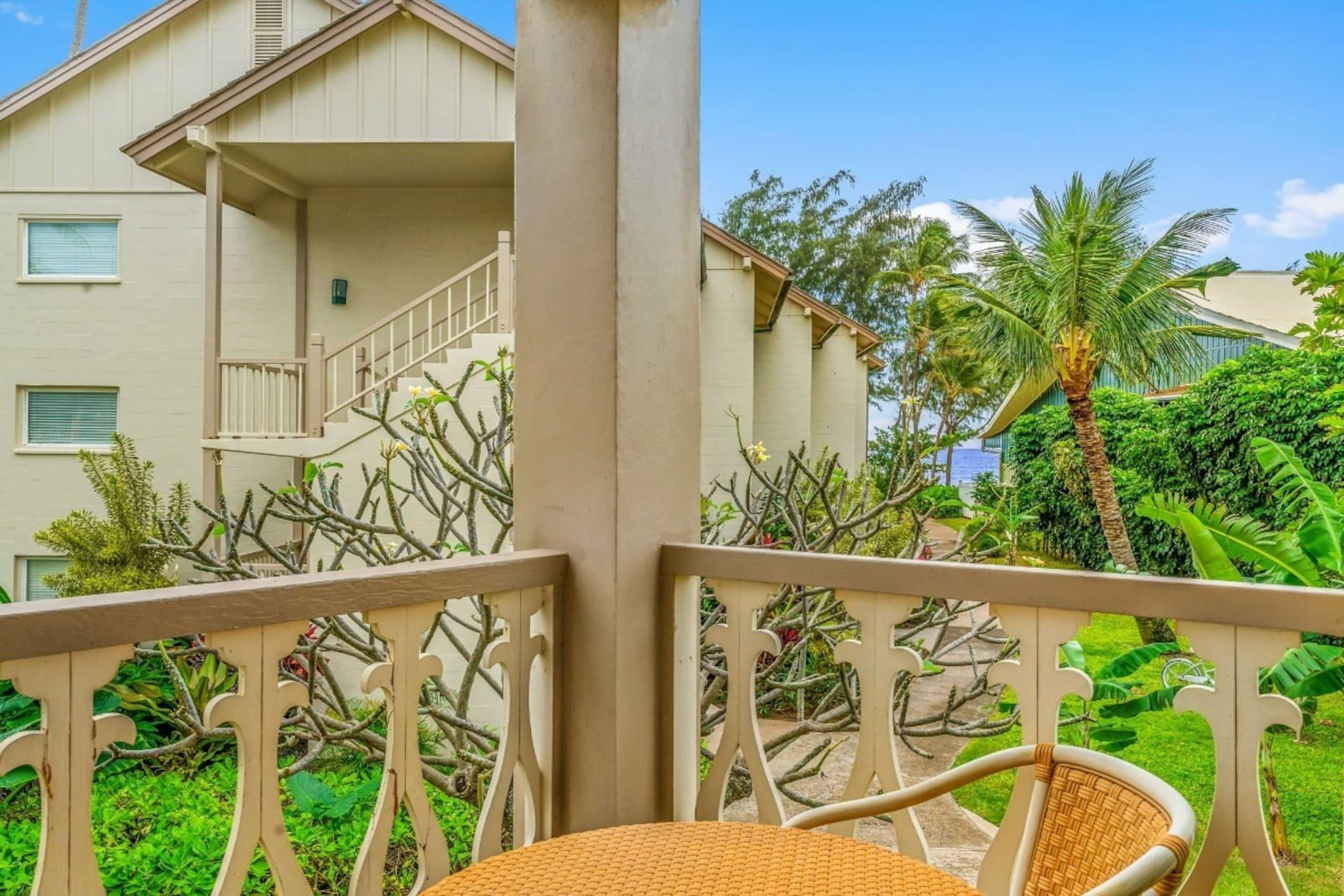 Stylish Kauai Condo on the Beach - Photo 27