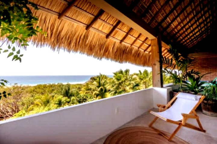 Entire home with 2 bedrooms in Santa Maria Colotepec - Puerto Escondido 2Room 2Bath beach access fastwifi