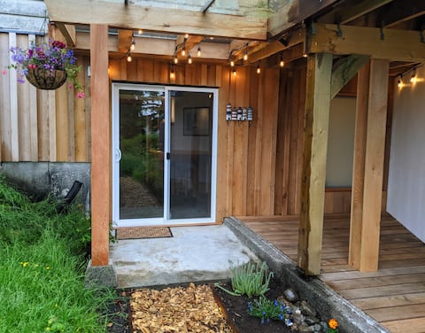 Top performing Airbnb: A Steller Stay -Sea Lion Suite in Alberni Clayoquot