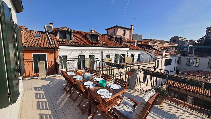 TOP LOCATION ST MARK up to 13 ppl. WIDE TERRACE gallery image 2