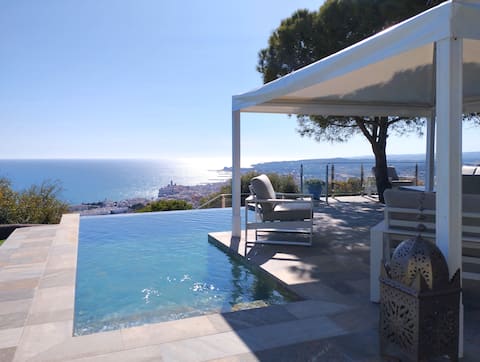 Sitges Spaces Sea View Villa-6 bedroom/5 bath/2 Pools/Sea Views/ Sleeps 12