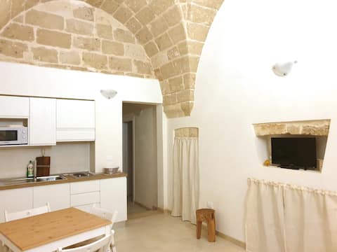 Proprietà Airbnb di successo: Traditional local house in the center of Maruggio a Maruggio