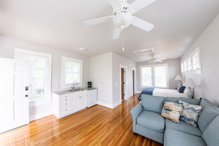Guesthouse W/ Patio View Of Gulf Islands - Cedar Key, FL