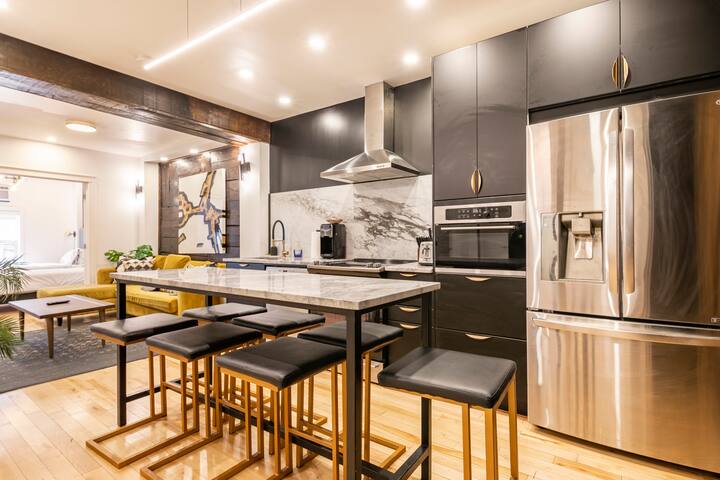 House on the MAIN – Two Huge Patios on St Laurent. gallery image 4