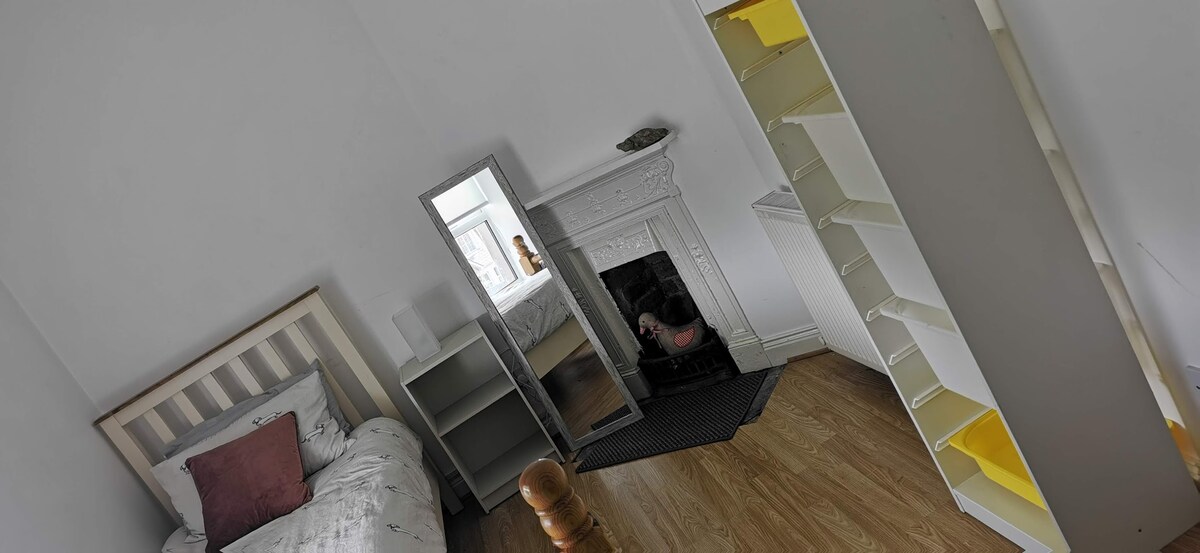 Dormitorio 2 en la planta superior: doble e individual