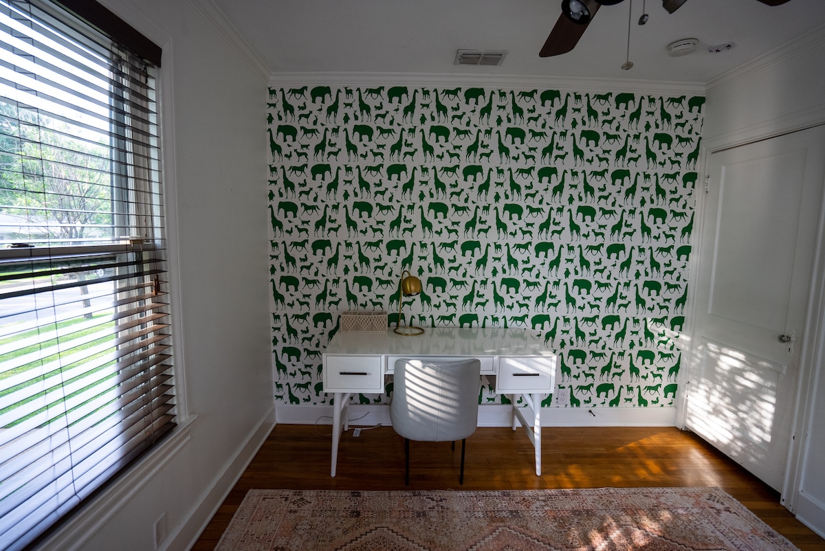 Austin Bungalow with Big Outdoor Space + Grill