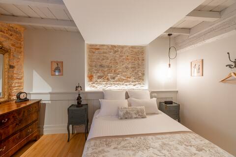 Chic country apartment in a Castle