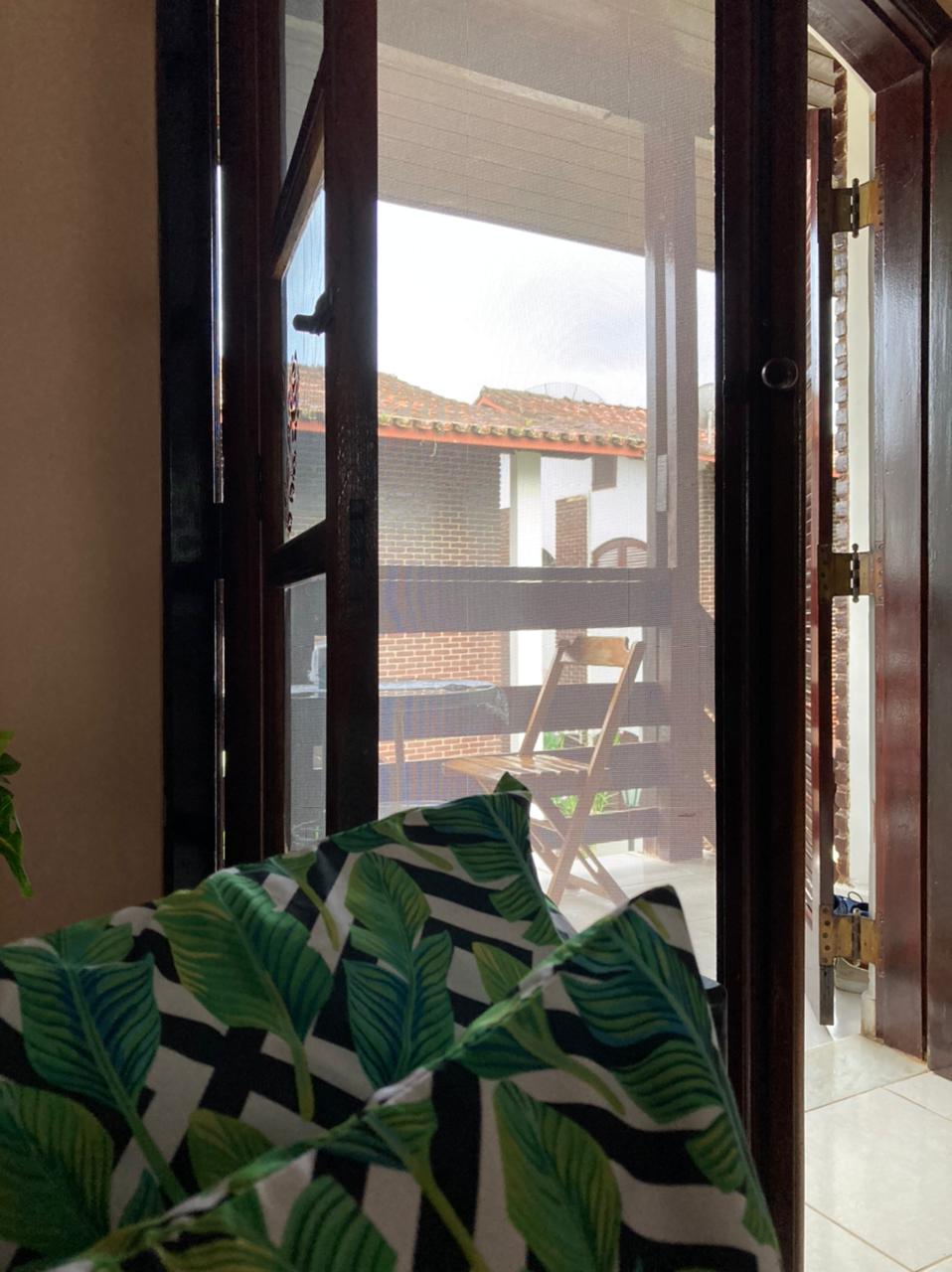 The property is very fresh, with a ceiling fan in the living room, bedrooms and kitchen and air conditioning in the bedrooms.