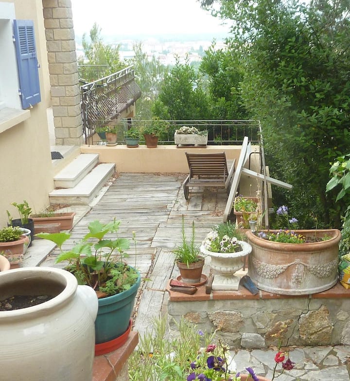 Appartement En Rez De Jardin Proche De La Plage - La Garde
