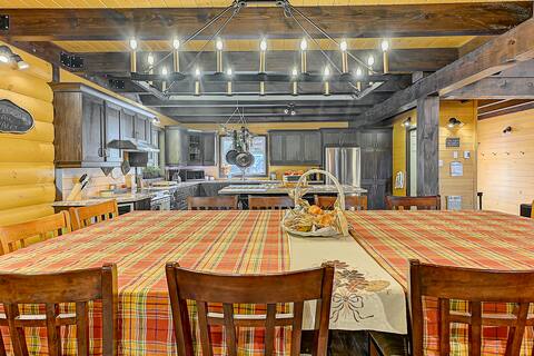 Chalet d 'yesteryear at Laurette & Tom