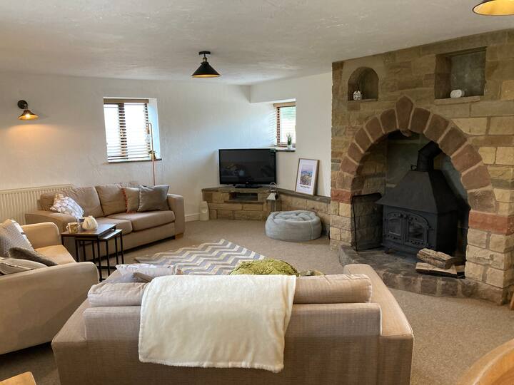 Barn Conversion In Quiet Rural Location - Leek