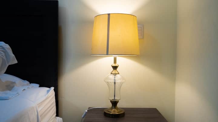 Საძინებლის ლამპა