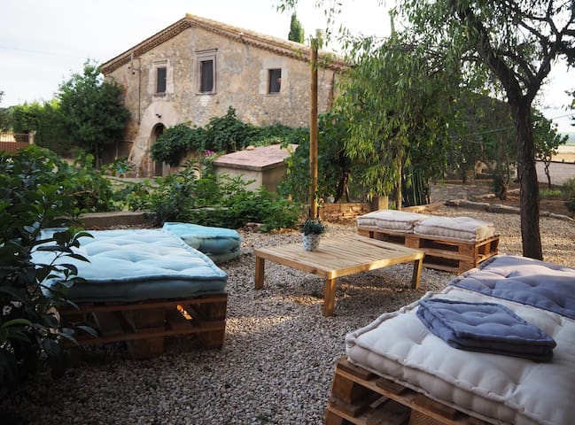 Mas Carbó, casa rural ideal per a grups i famílies