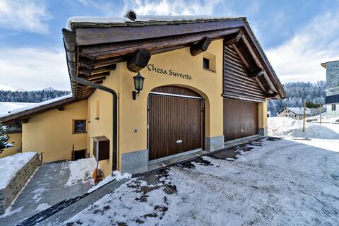 Charming mountain chalet apartment in Celerina