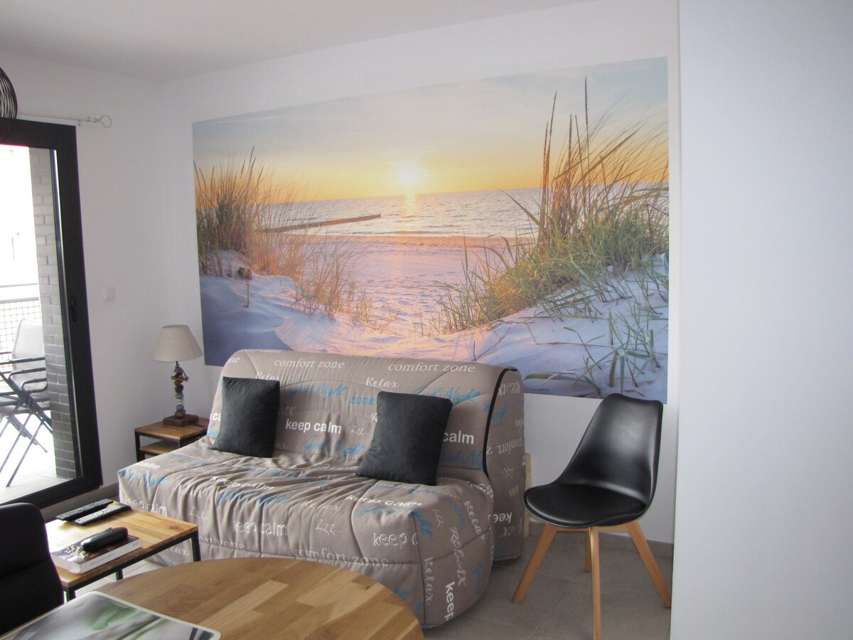 Top Airbnb: Beautiful apartment on Arcachon Bay, 2 km from the sea in La Teste De Buch