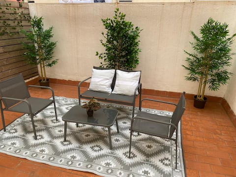 Sunny apartment with terrace chillout