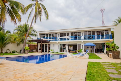 "Oceanfront Beach House 'Las Palmas'"