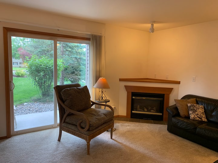 Cozy Cove...location, Location!  2 Bed 2 Bath - Leavenworth, WA
