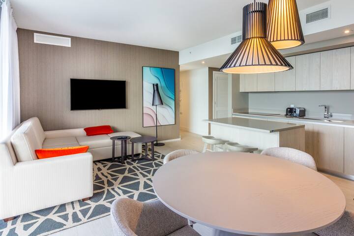 Condo@Hyde 3BR Amazing Water Views! +17th Floor gallery image 2