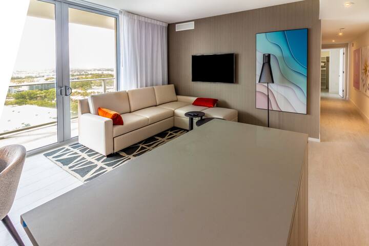 Condo@Hyde 3BR Amazing Water Views! +17th Floor gallery image 4