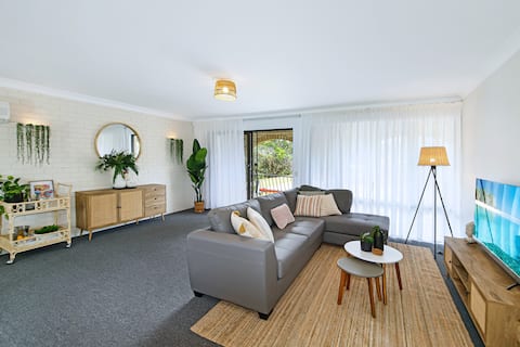 The Terrace - Large 3 bed minutes from Beach front
