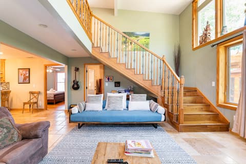 Popular Airbnb listing: SOCO, Big 5BR, SwimSpa-seats 10, Sauna, 7 Beds in St. Edwards
