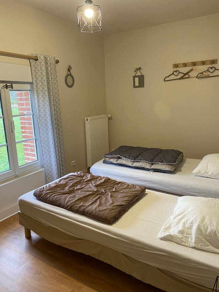 Chambre 4 - 2 листа Simples 90 x 200
