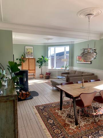 122 m2 charming apartment close to the lakes