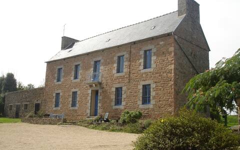 Family home near Paimpol