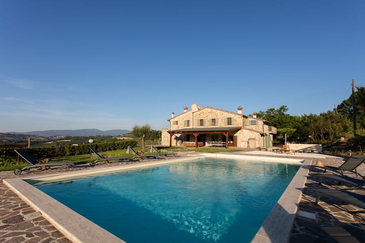 Villa Rosmarino, Superb Views, Air Conditioning - Todi