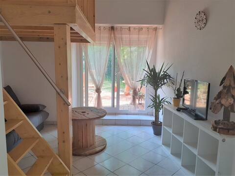 Ground floor apartment with terrace in Tence