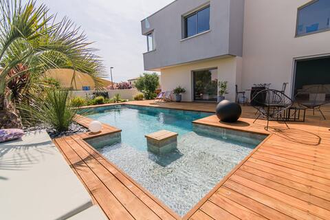 New villa with THAU basin view, 200m from the beach