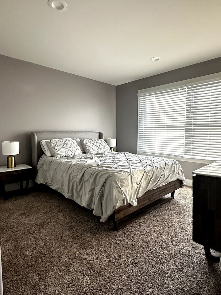 غرفة النوم #2
سرير حجم وسط