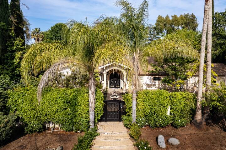 Private Retreat – Salt Pool/Spa/Outdoor Kitchen gallery image 2