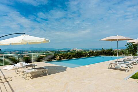 Apartment Gli Ulivi with pool