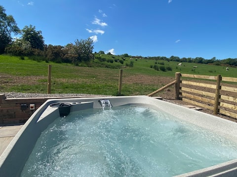 Rattlebeck Farm Cottage & Hot Tub *Pet Friendly*