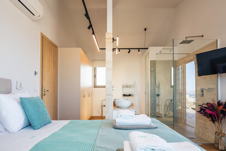 First floor master bedroom with amazing views and 43” Smart TV!