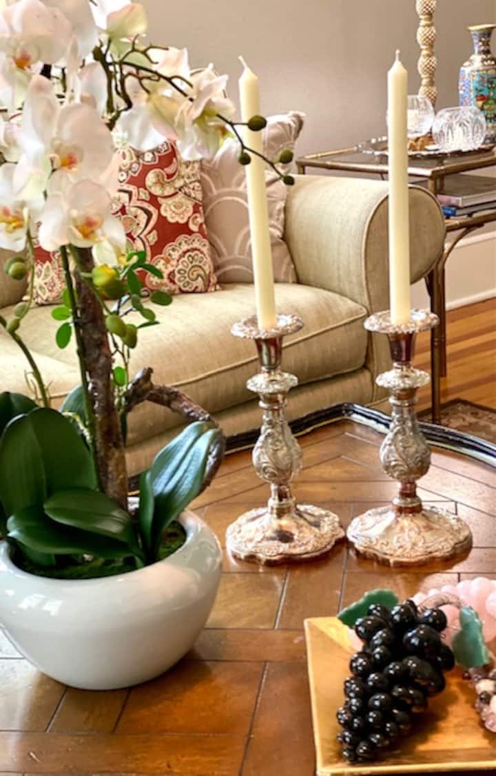 Luxurious Retreat: Old Town - Georgetown, TX