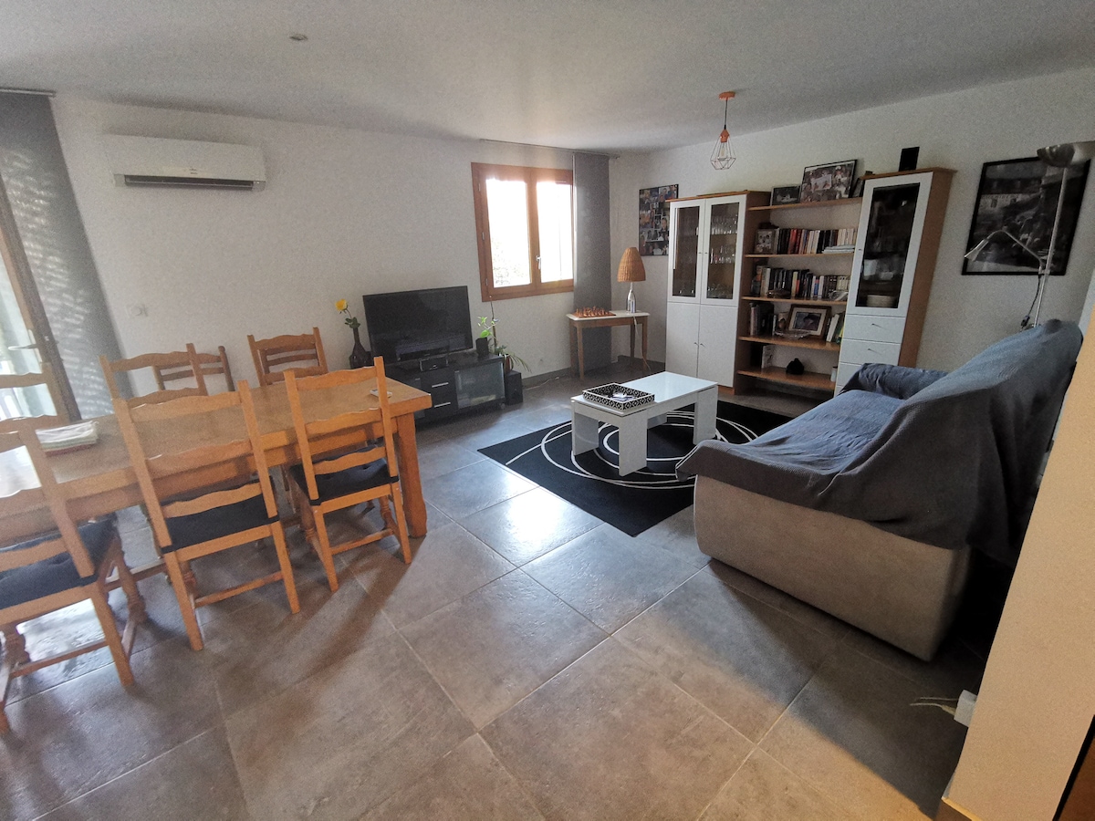 Annonce Airbnb populaire: Hyères, Provence Alpes _Côte d'Azur, city center. à Hyères