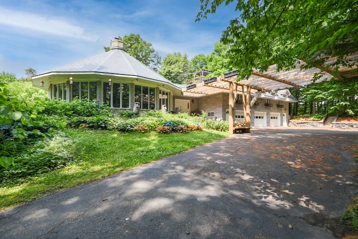 Thousand Owls Estate – your resort oasis in Ottawa gallery image 3