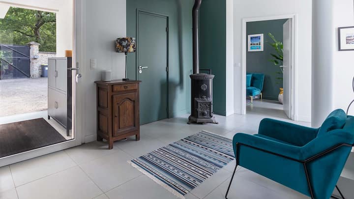 Modern & Comfortable Design House - Versailles